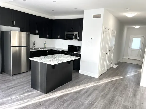 881 Edinburgh DR, Woodstock, ON N4T 0N6