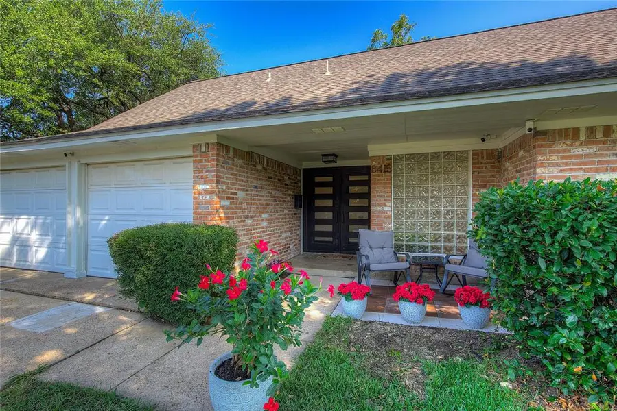 8415 Gladwood Lane, Dallas, TX 75243