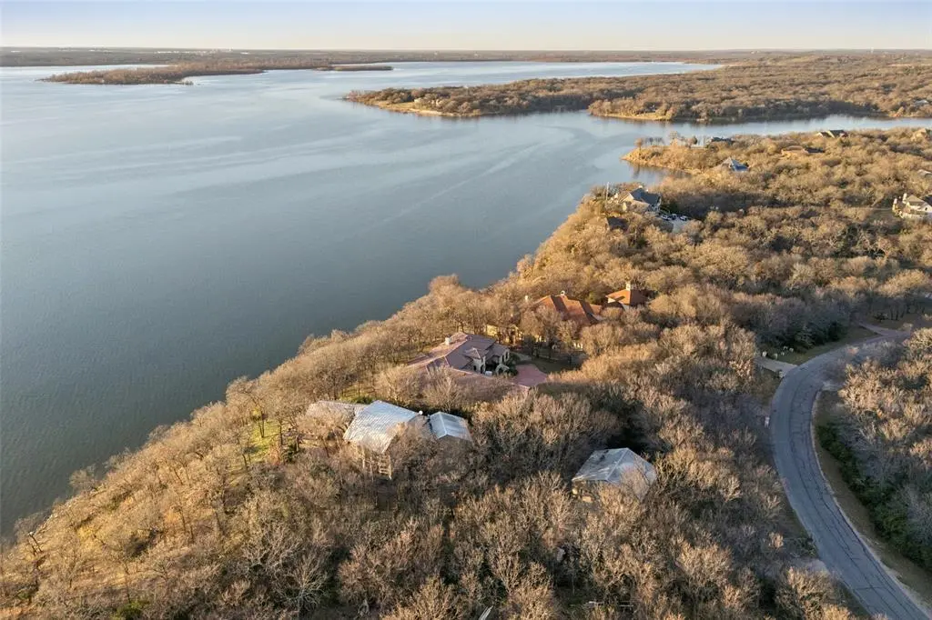 540 Diamond Point Drive, Oak Point, TX 75068