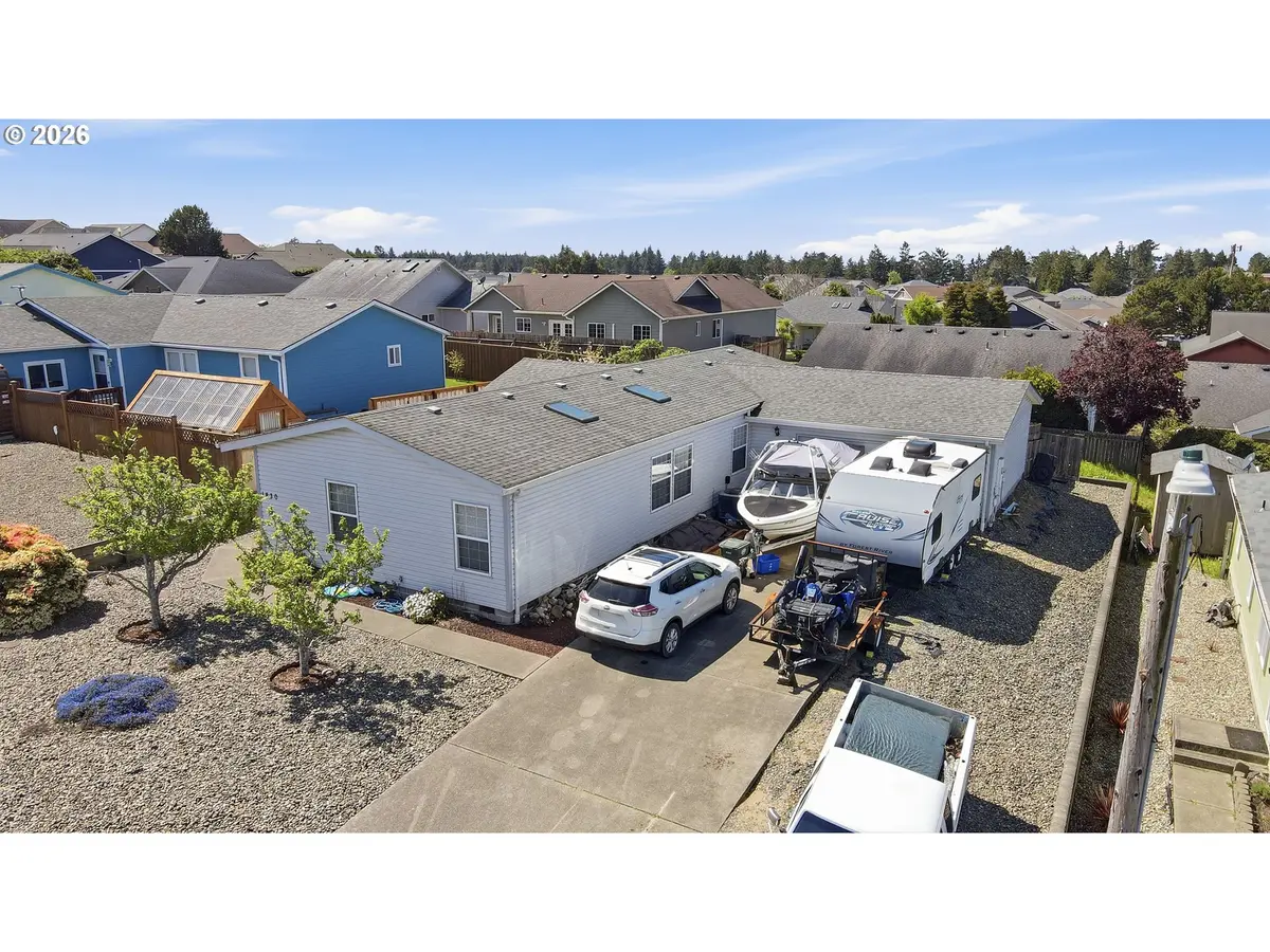 1830 ARTHUR ST, North Bend, OR 97459