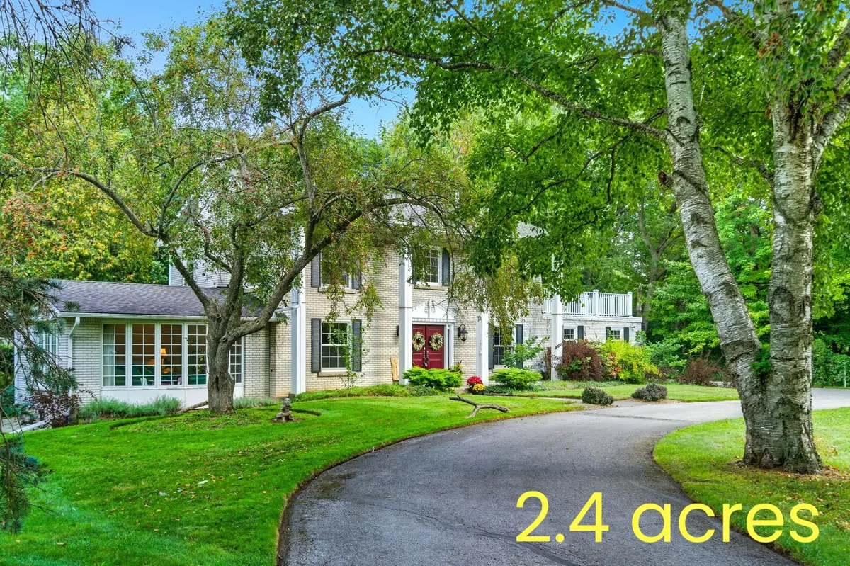 345 Jerseyville RD W, Hamilton, ON L9G 5C3