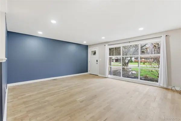 2674 Littletell AVE, West Bloomfield Charter Township, MI 48324