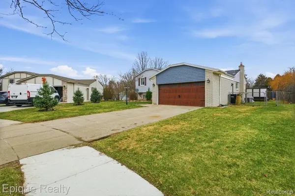 5013 Gardner ST E, Sterling Heights, MI 48310