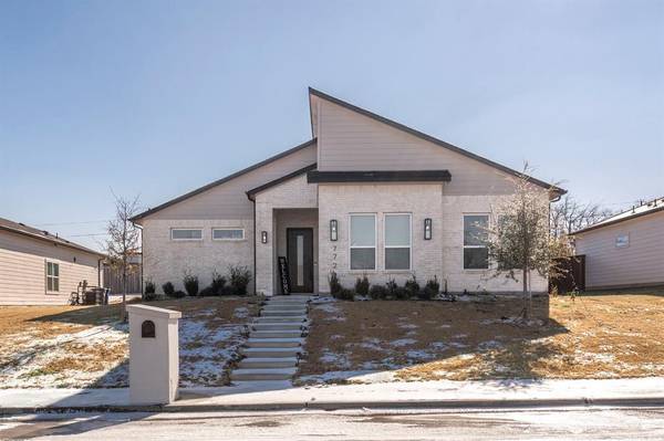 7722 Oak Garden Trail, Dallas, TX 75232