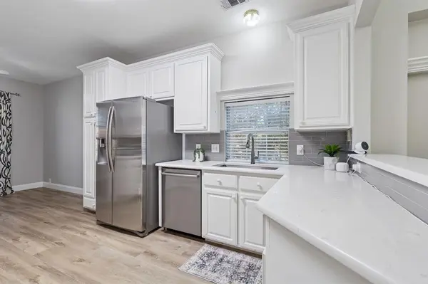 1100 Breezewood Drive, Lewisville, TX 75077