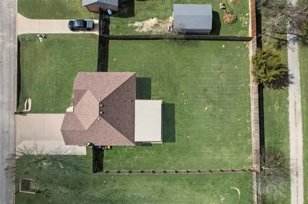 120 Horseshoe Lake Drive, Edgewood, TX 75117