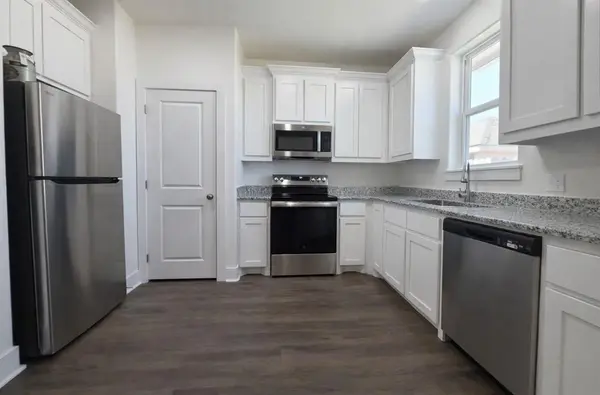 909 W Walker Street, Denison, TX 75020