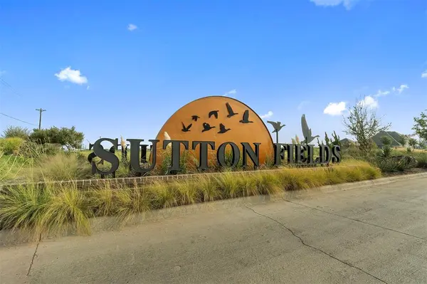 5305 Hybern Avenue, Aubrey, TX 76227