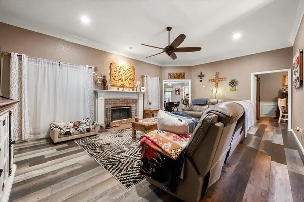 2800 Coventry Road, Crowley, TX 76036