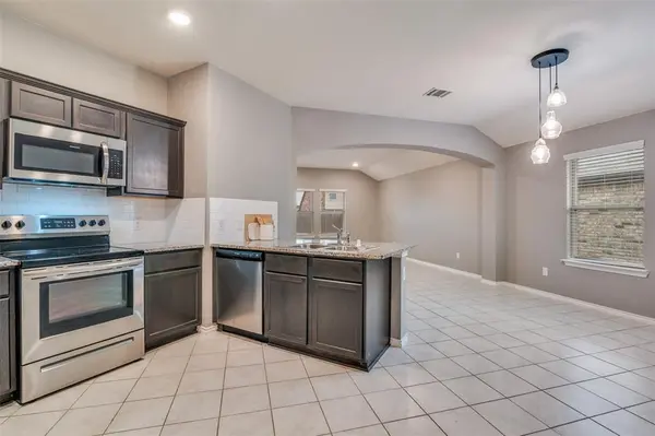 877 Darst Drive, Fate, TX 75189