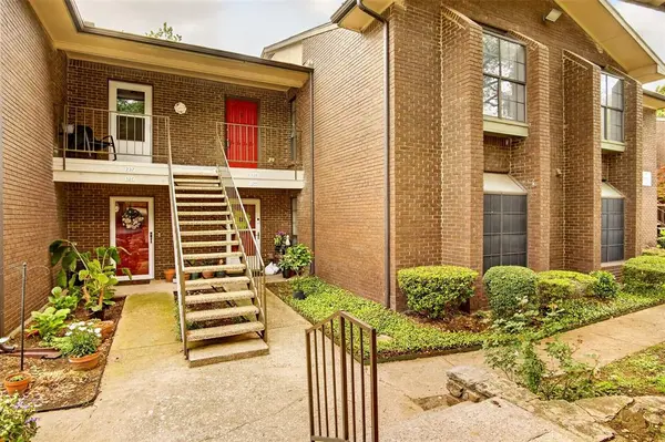 2505 Wedglea Drive #238, Dallas, TX 75211