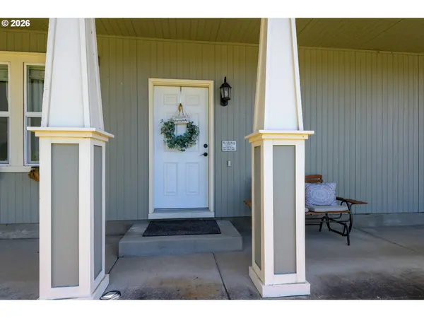 6074 PEBBLE CT, Springfield, OR 97478