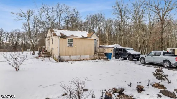 107 Oak Grove Rd, Raritan Twp., NJ 08822