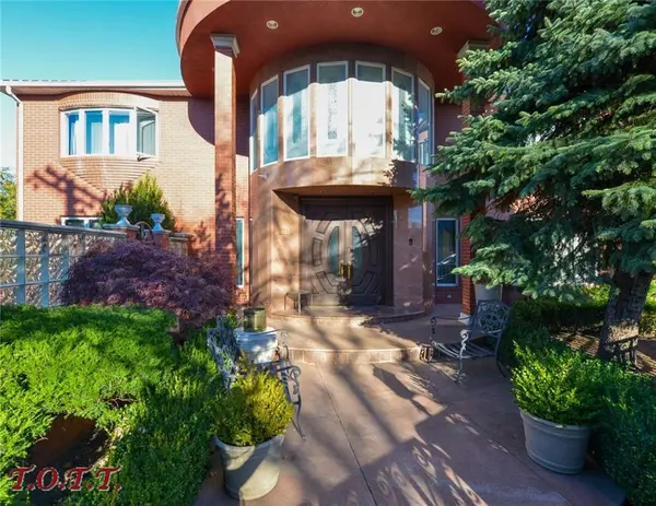 2759 Whitman DR, Brooklyn, NY 11234