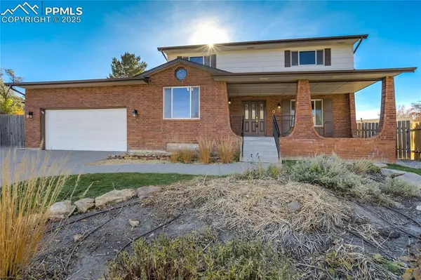 6 Strawflower CT, Pueblo, CO 81001