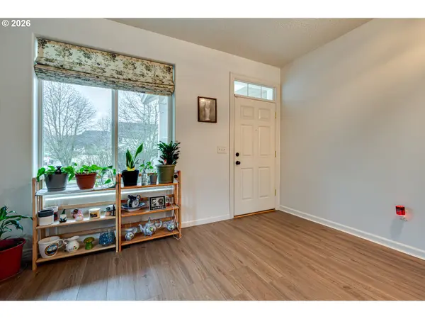 329 S SPRUCE AVE, Yacolt, WA 98675