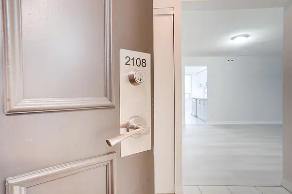 115 Omni DR #2108, Toronto E09, ON M1P 5B4