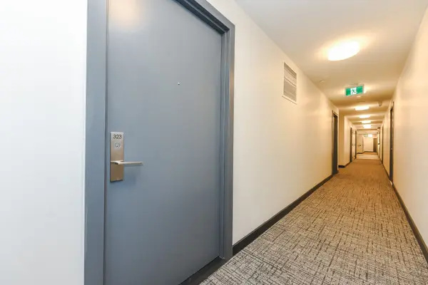 86 Dundas St. ST E #323, Mississauga, ON L5A 0B1