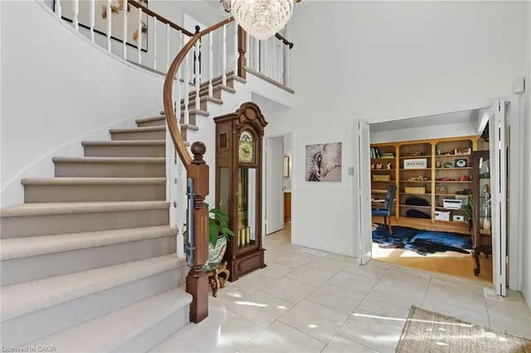 345 Jerseyville RD W, Hamilton, ON L9G 5C3