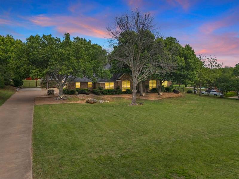 1907 Woodland Hills Lane, Weatherford, TX 76087