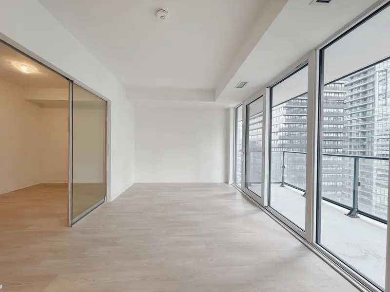 634 Church ST #2211, Toronto C08, ON M4Y 2G3