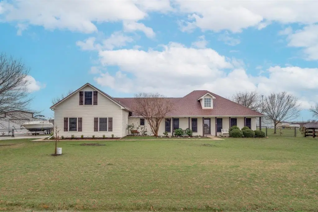 108 High Meadows Court, Decatur, TX 76234