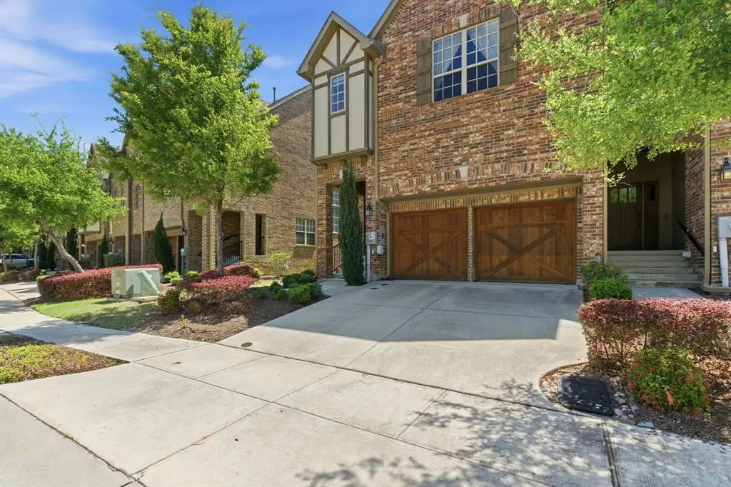 564 Waterloo Drive, Lewisville, TX 75067