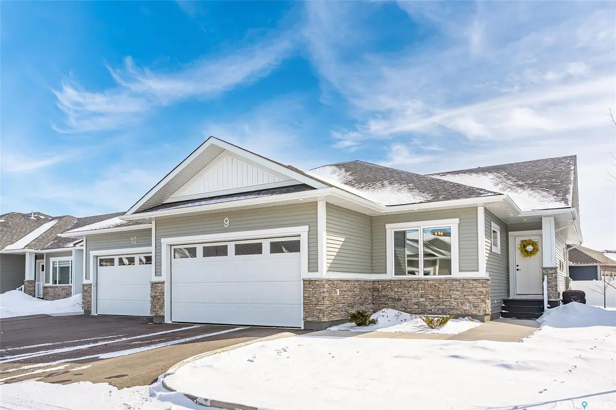 437 Palmer CRESCENT #9, Warman, SK S0K 4S1