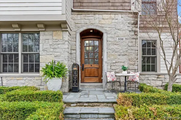 556 Ridgedale AVE, Birmingham, MI 48009