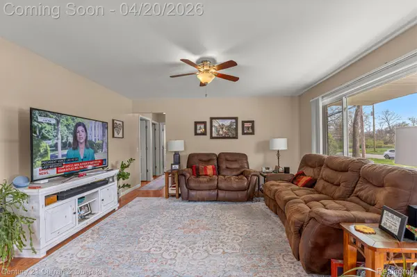 26388 Ann Arbor TRL, Dearborn Heights, MI 48127