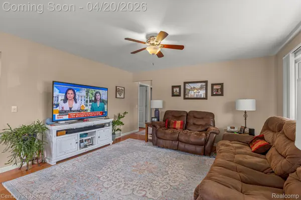 26388 Ann Arbor TRL, Dearborn Heights, MI 48127