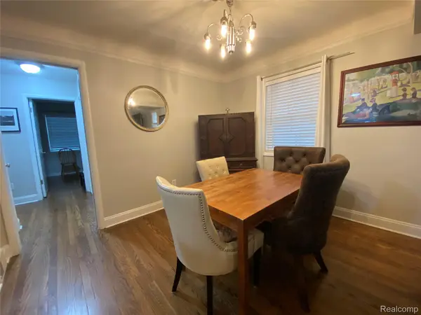 2016 W 12 Mile RD, Royal Oak, MI 48073