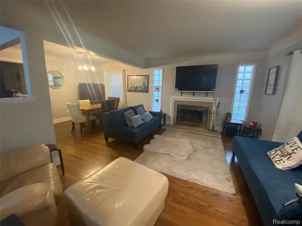 2016 W 12 Mile RD, Royal Oak, MI 48073