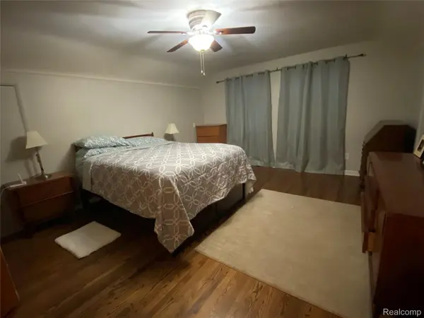 2016 W 12 Mile RD, Royal Oak, MI 48073