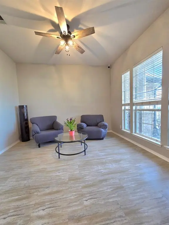 217 Cedar Crest Drive, Justin, TX 76247