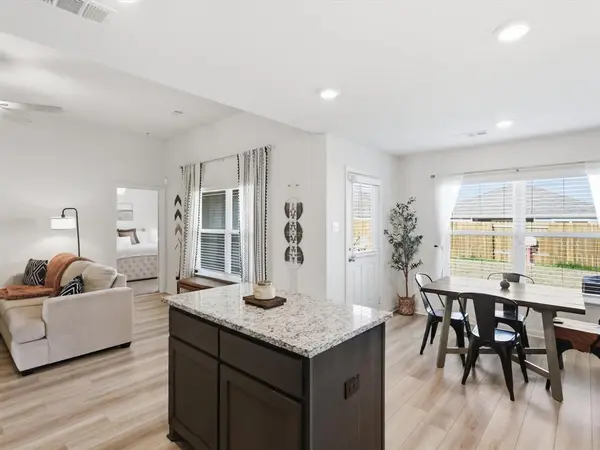 916 American Flyer, Fort Worth, TX 76108