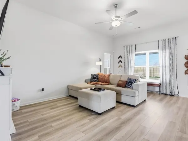 916 American Flyer, Fort Worth, TX 76108