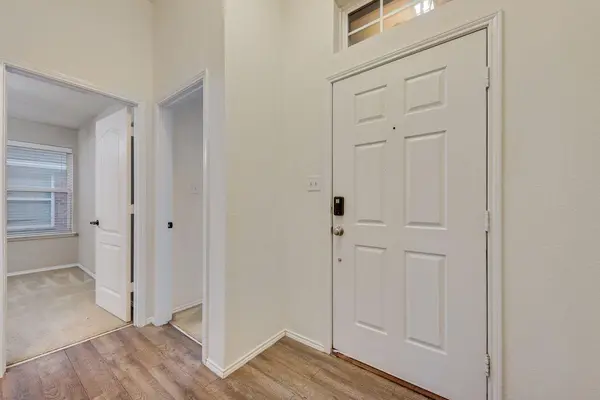 500 Crescent Creek Lane, Fort Worth, TX 76140