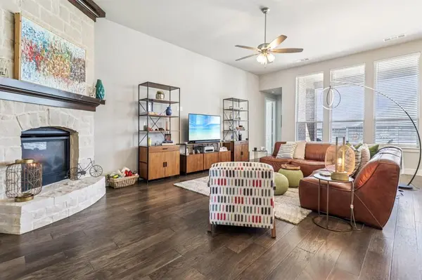 847 Longbranch Way, Little Elm, TX 76227