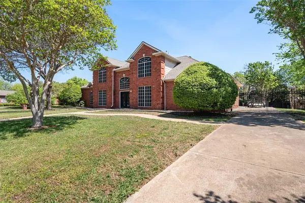 813 Saratoga Drive, Southlake, TX 76092