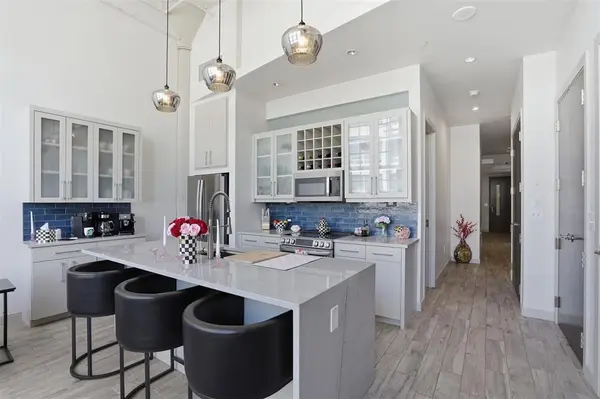 2600 W 7th Street #1707, Fort Worth, TX 76107