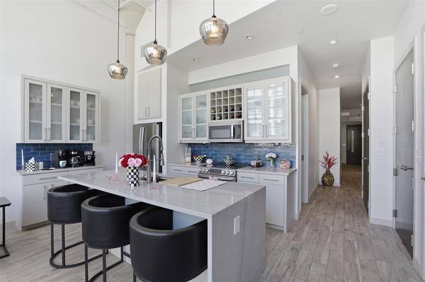 2600 W 7th Street #1707, Fort Worth, TX 76107