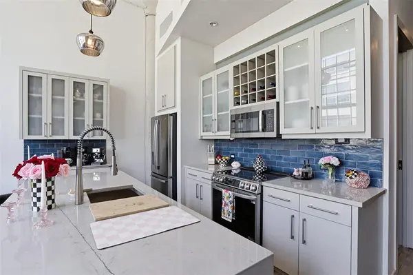 2600 W 7th Street #1707, Fort Worth, TX 76107