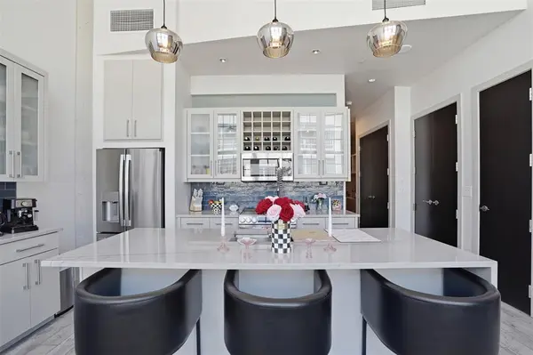 2600 W 7th Street #1707, Fort Worth, TX 76107