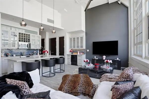 2600 W 7th Street #1707, Fort Worth, TX 76107