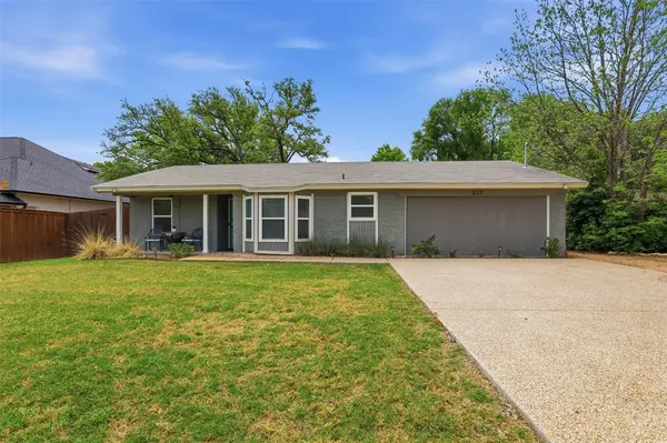 217 Granada Calle Street, Granbury, TX 76049