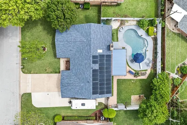 333 Mountainview Drive, Hurst, TX 76054