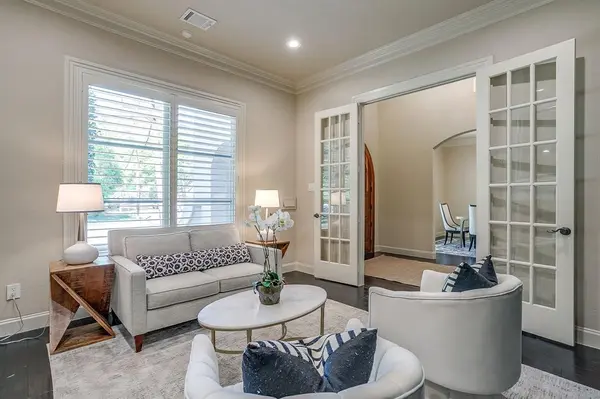 4059 W 7th Street, Fort Worth, TX 76107