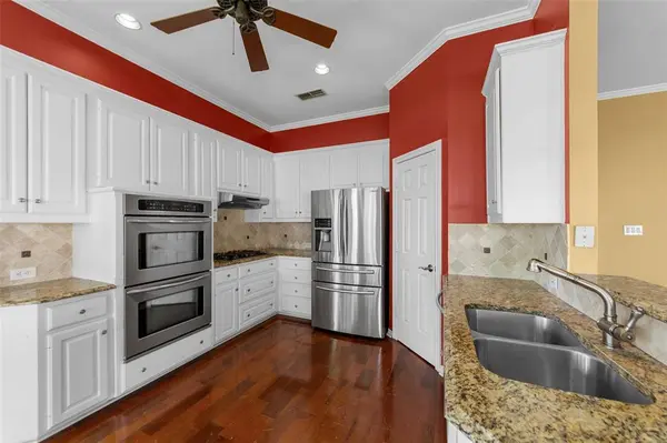 917 Hills Creek Drive, Mckinney, TX 75072