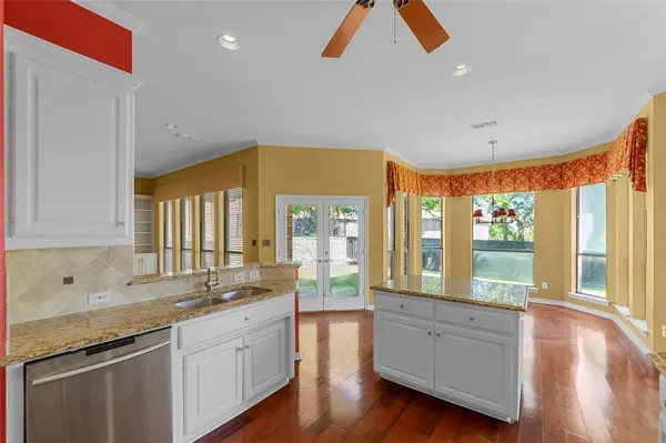 917 Hills Creek Drive, Mckinney, TX 75072